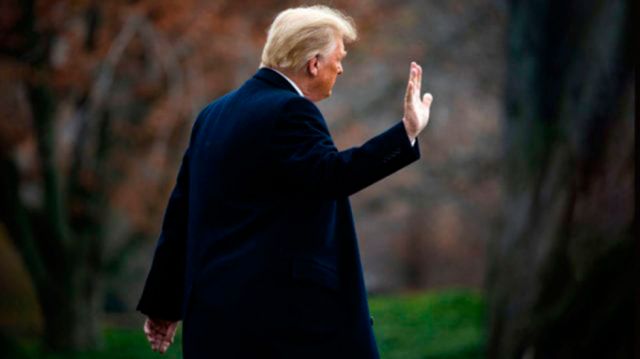 Trump contrata abogado para juicio político
