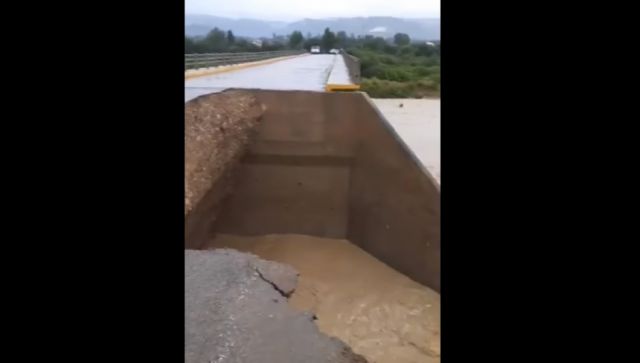 Río se lleva la plataforma asfáltica en Méndez-Tarija