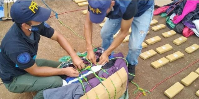 Un perro policía halló 182 kilogramos de marihuana 