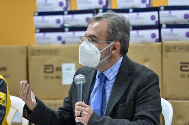 Vacunación contra coronavirus beneficiará a más de 179 mil profesionales en salud