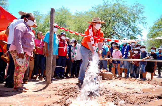 Gobernación entrega pozo de agua para 450 weenhayekes