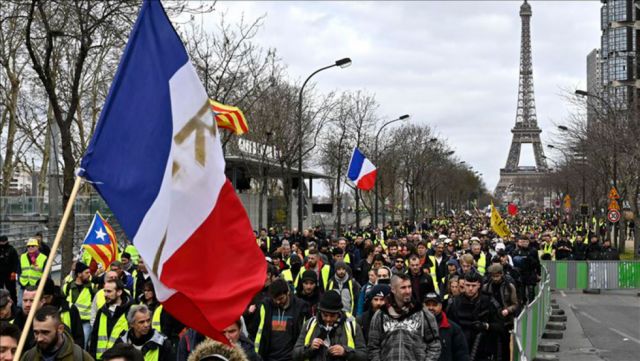 Francia, retoman protestas contra la Ley de Seguridad