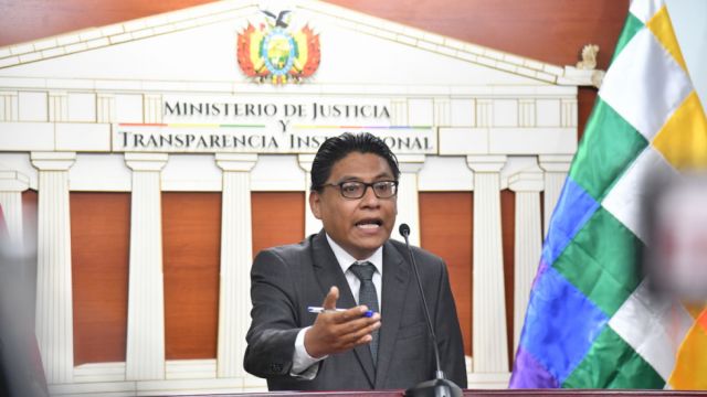 Ley de Emergencia Sanitaria honra la CPE, según Ministro