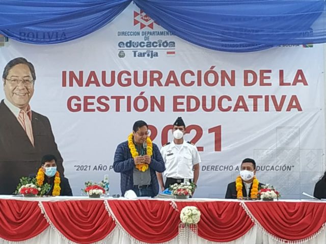 Con dudas sobre las pensiones y las clases arrancó el año escolar en Tarija 