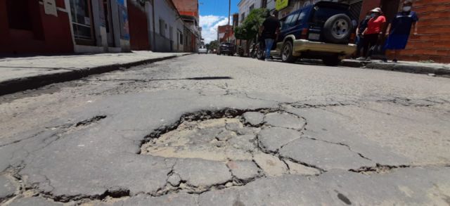 Inició Plan Masivo de Bacheo en Tarija 