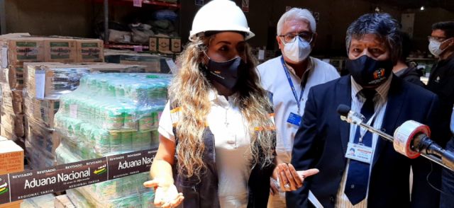 Aduana pide a despedidos devolver ropa “desinfectada”
