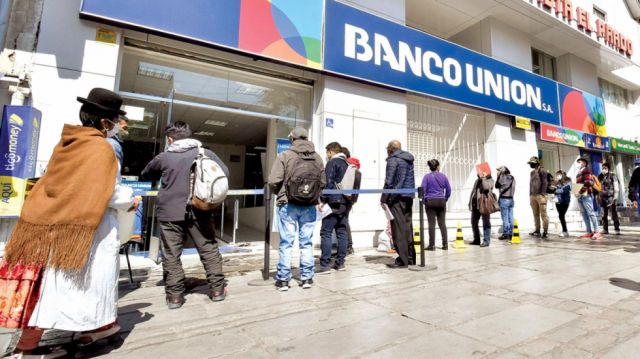 Argentina: Timan a migrantes bolivianos por cobro de bono