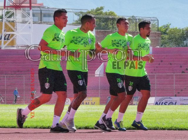 Tomayapo en negociaciones por el último extranjero