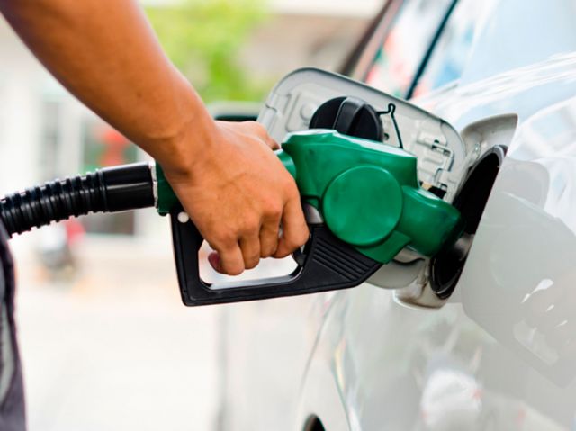 Brasil: Petrobras aumenta 8% al precio de gasolina