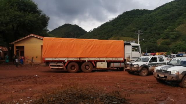 Decomisan dos camiones con contrabando en Ñaurenda - Entre Ríos 