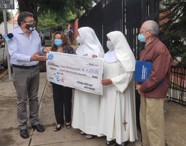 Solidaria entrega de fondos al Hogar  de Ancianos Santa Teresa de Jornet