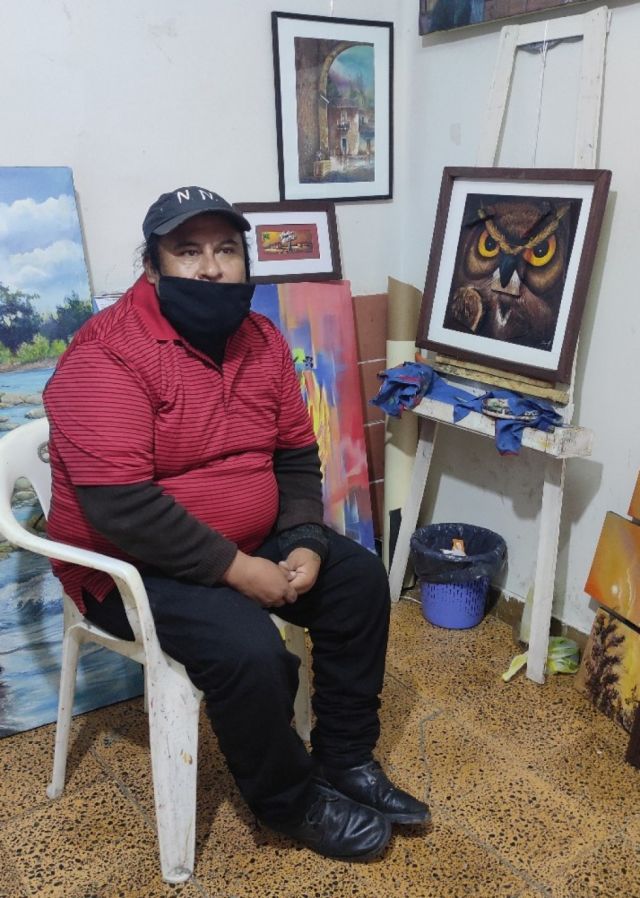 Fernando Guzmán en su espacio de trabajo.
