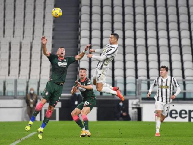 Doblete de Cristiano Ronaldo al  colista y la Juventus es tercera