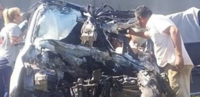 Choque de auto con camión deja cuatro muertos 