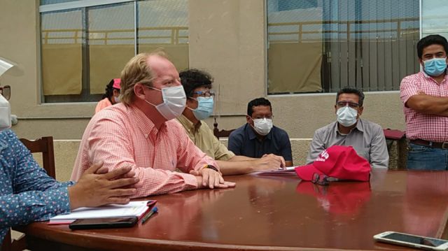 Oliva y comunarios de Obrajes acuerdan avanzar en gestiones para concretar el camino Cercado Méndez