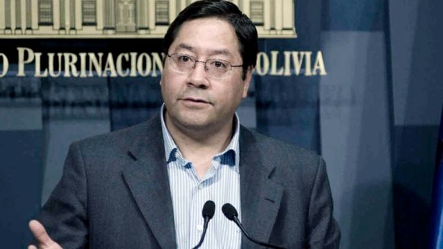 COVID: Arce pide a médicos dejar medidas de presión y ponerse a vacunar  