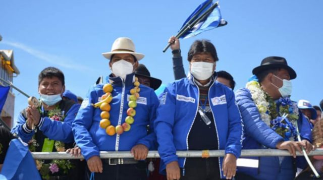 Evo refuerza la campaña del MAS en El Alto
