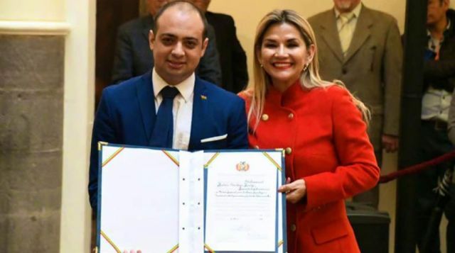 Diego Pary revela que Mohammed Mostajo cobró $us 6.000 de sueldo sin ejercer el cargo