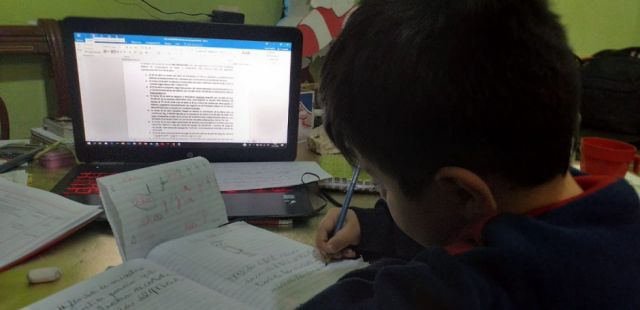 Colegios de Tarija fusionan cursos para  cubrir la falta de profesores
