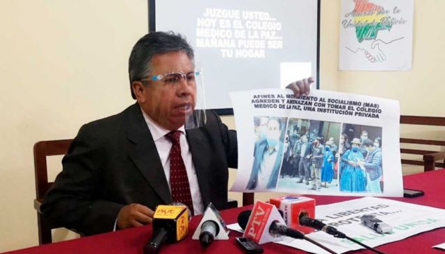 Colegio Médico denuncia amedrentamiento y amenaza de toma de parte de grupo afín al MAS