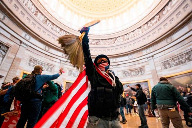 Policía: seguidores de Trump quieren 'volar' el Capitolio