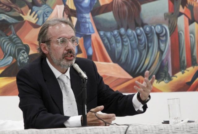 Gobierno niega 'vacunación clandestina' denunciada por el COED de Santa Cruz