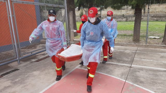 Realizan el levantamiento legal del cuerpo encontrado en el coliseo San Roque de Tarija