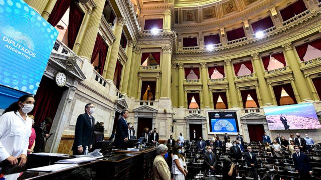 Alberto Fernández abre periodo legislativo enfocado en el Covid