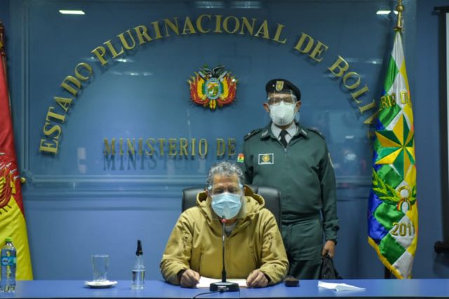 Ordenan investigación sobre vacunación de militar y otras personas contra el COVID-19
