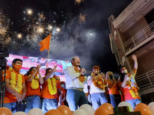Caravanas, advertencias y bonos al cierre de campañas