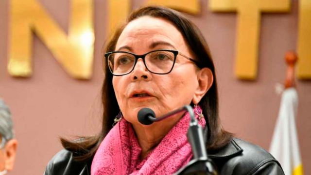 Solicitan alerta migratoria contra Exministra
