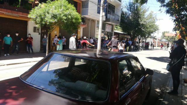 Defensoría del Pueblo reporta que en 166 recintos electorales se incumplió con las medidas de bioseguridad