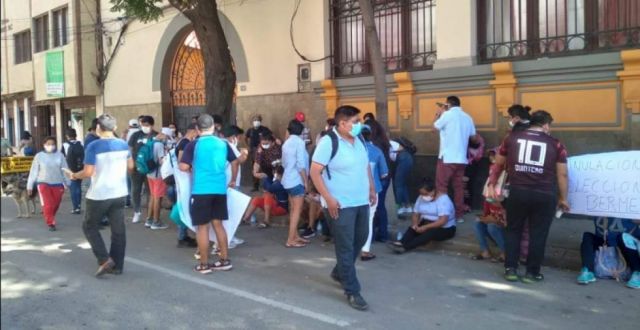 Vigilia en el TED: Exigen anular elecciones en Bermejo