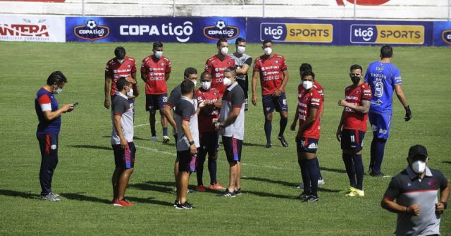 Futbolistas de Real Santa Cruz y Wilstermann se negaron a jugar 