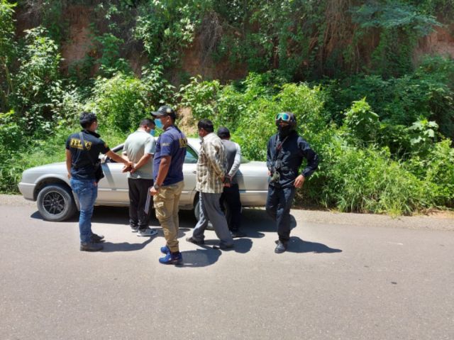 Atrapan a 3 falsos policías en Bermejo tras robo a pareja 