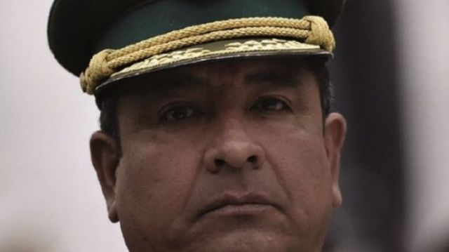 Fiscalía ordena aprehensión del excomandante policial Calderón por caso ‘golpe’