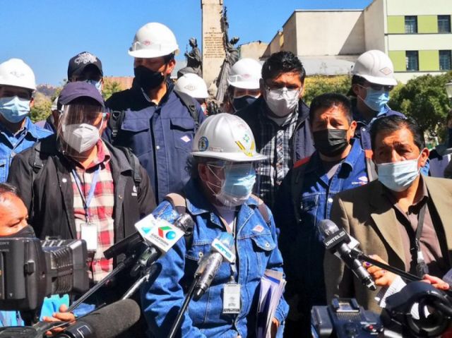 Trabajadores petroleros de La Paz exigen la renuncia del presidente de YPFB