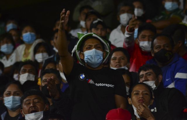 Cientos de personas se quedaron sin entradas para el debut de Tomayapo