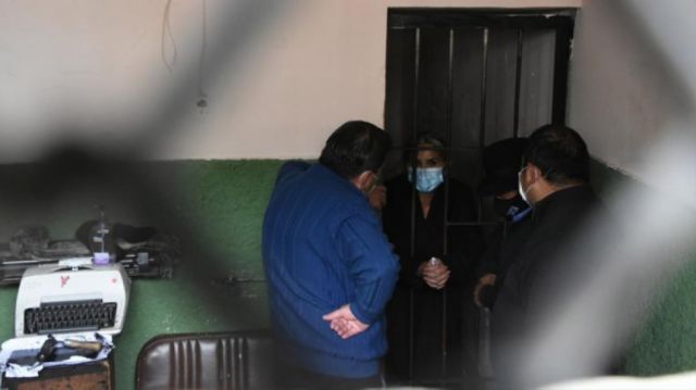 Áñez asegura tener juicio de privilegio "le guste o no a Evo Morales”