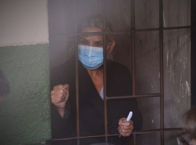 Áñez y exministros guardan silencio y esperan imputación