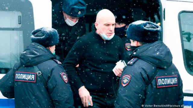 En Rusia arrestan a 200 opositores