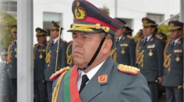 Excomandante del Ejército se presenta ante la Fiscalía y queda aprehendido por caso ‘golpe’