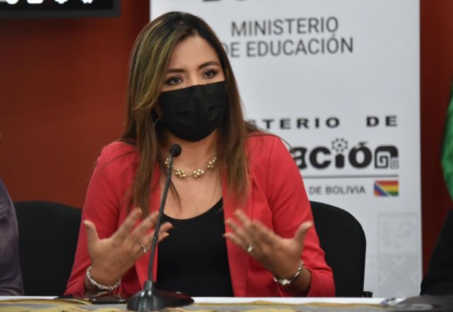 Viceministra de Comunicación confirma arribo de más de 228 mil vacunas AstraZeneca 