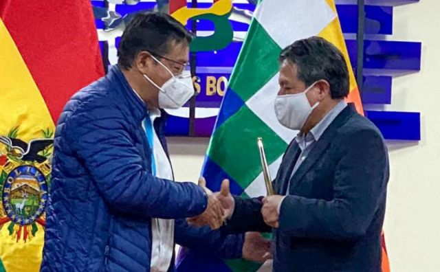 Arce viaja a México, Choquehuanca queda al mando en el país