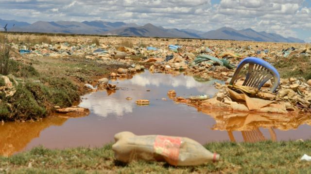 Agendan limpieza del lago Uru Uru en Oruro