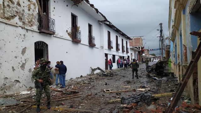 Se reportan varios heridos tras la explosión de una bomba frente a una alcaldía del Cauca colombiano