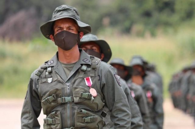 Venezuela informa que su Ejército abatió a 6 presuntos guerrilleros colombianos en su territorio
