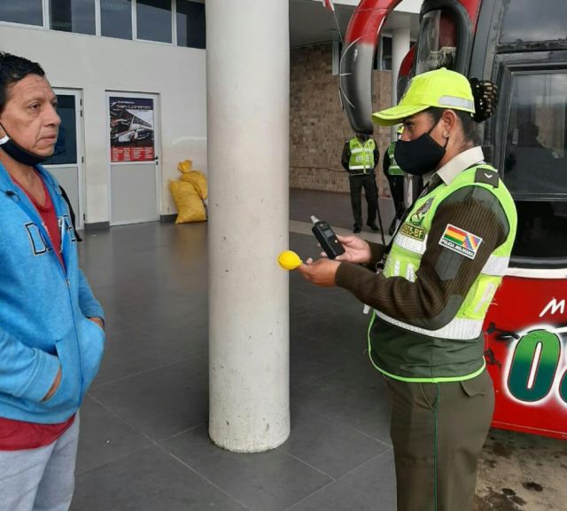 Inician los operativos de control en la Terminal de Buses de Tarija por Semana Santa