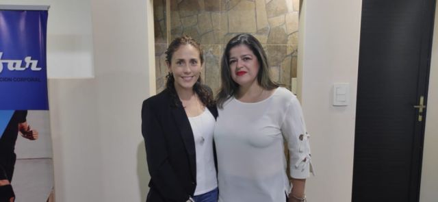 Layli Peláez y Paola Vaca, fisioterapeutas.
