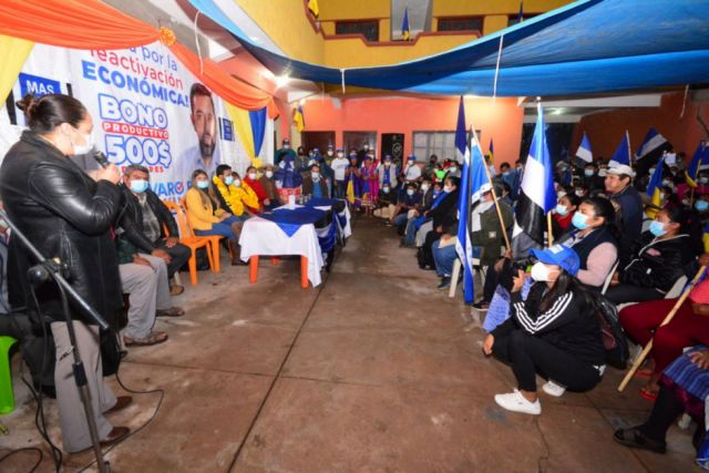 Álvaro Ruiz recibe apoyo en cinco municipios de Tarija
